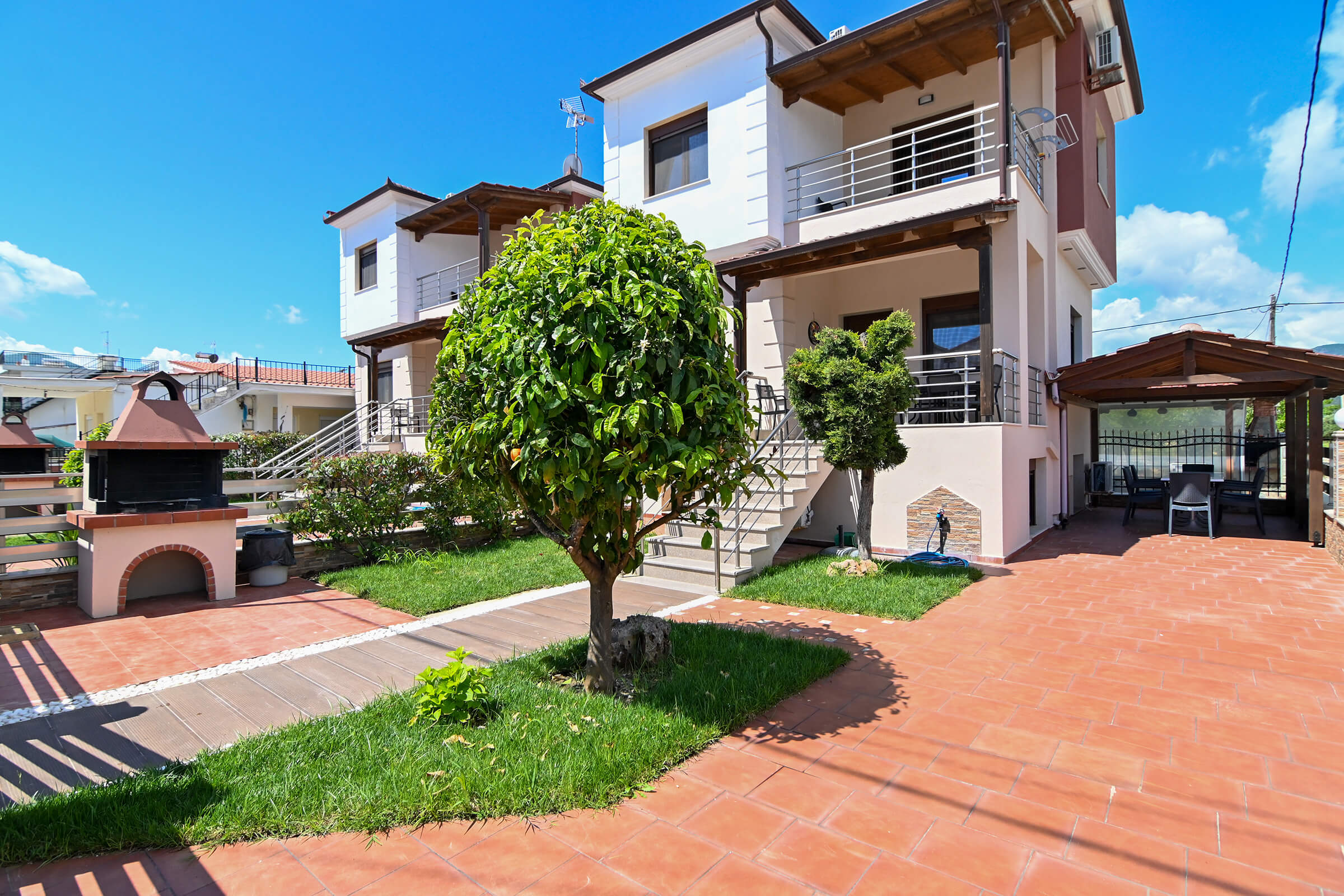 Amalia Lux Villas | Nea Vrasna | Private Villa for up to 8 persons with Sea View, Garden & Barbecue