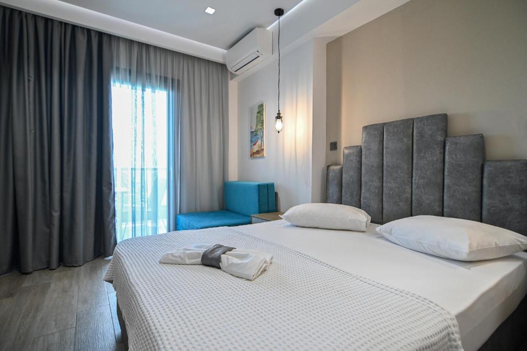 Double Room with Mountain View | Amalia Rooms Sea View | Nea Vrasna