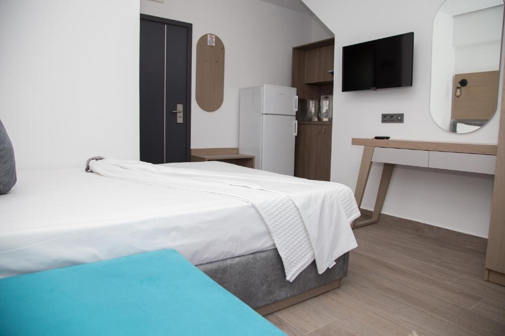 Double Room with Mountain View | Amalia Rooms Sea View | Nea Vrasna