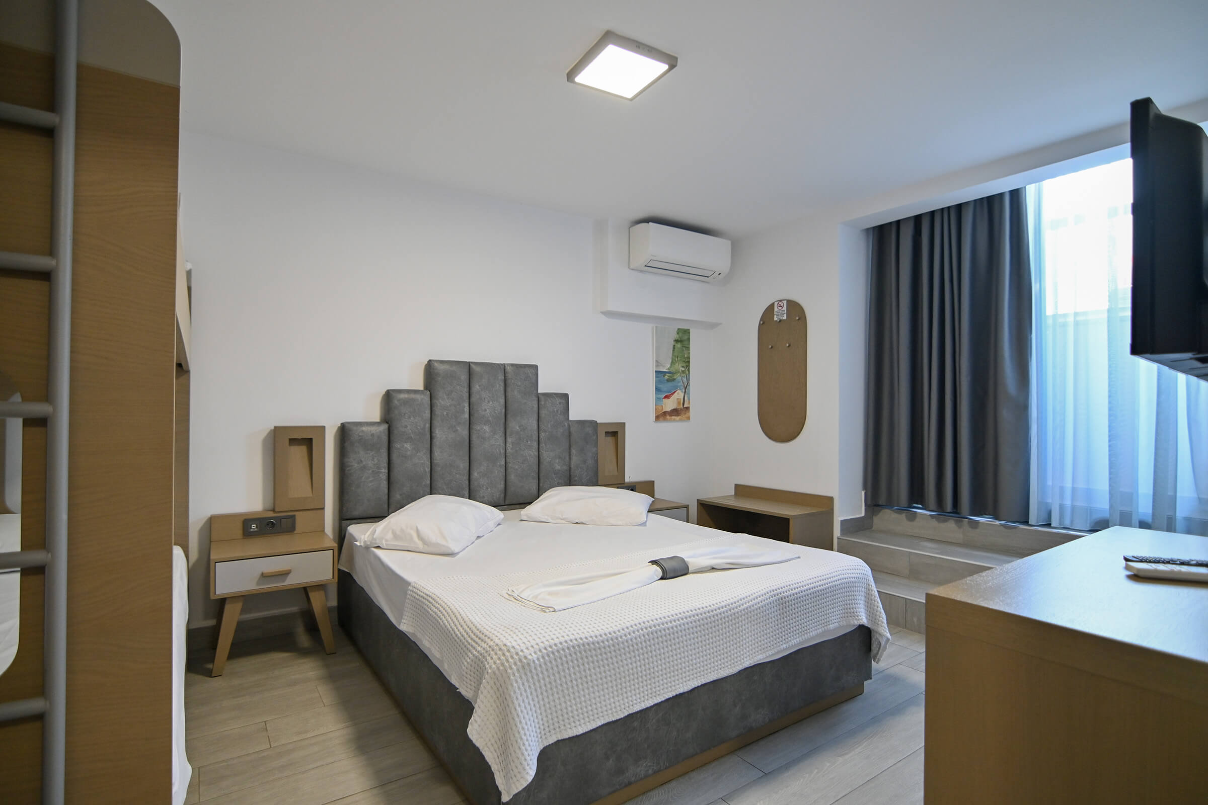 Economy Quadruble Room | Amalia Rooms Sea View | Nea Vrasna