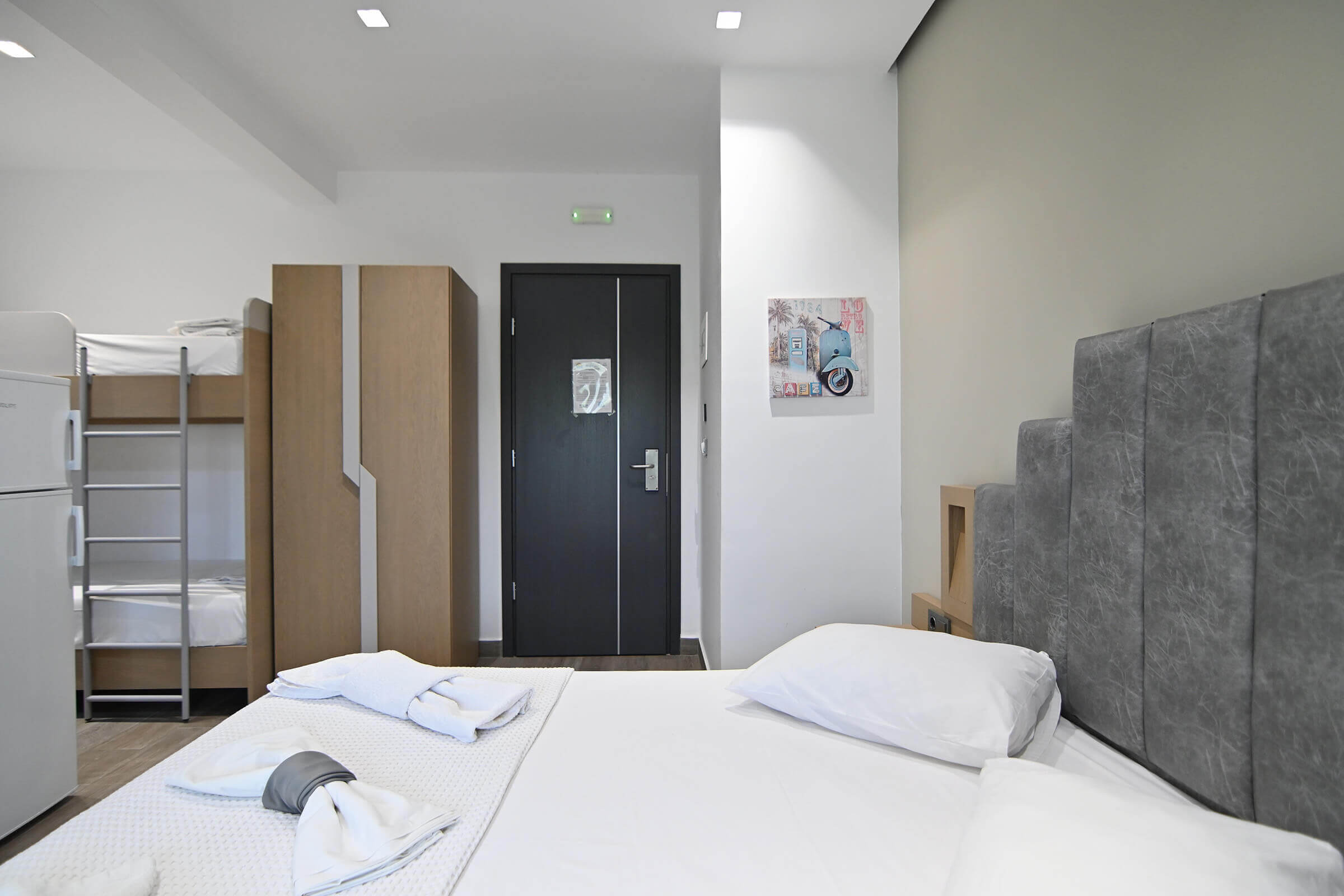 Family Room with Mountain View | Amalia Rooms Sea View | Nea Vrasna