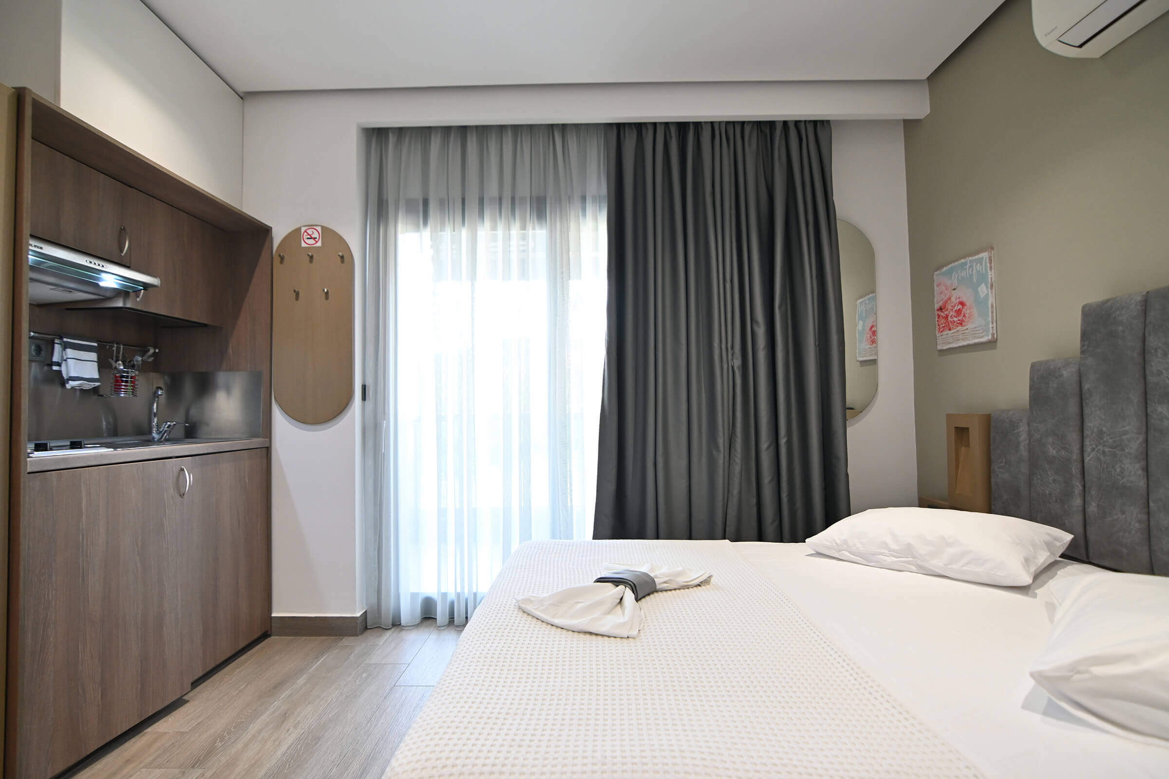 Family Room with Mountain View | Amalia Rooms Sea View | Nea Vrasna